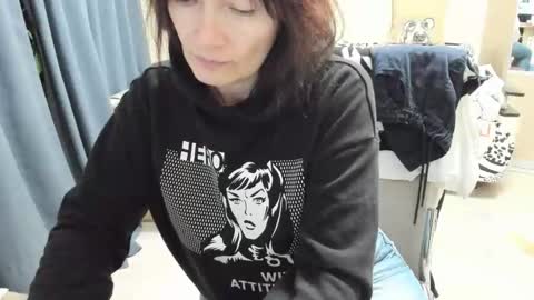 mom online show from October 9, 11:37 am