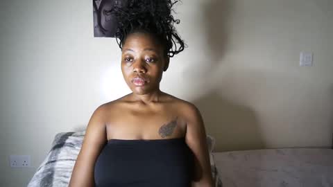 bigassmello_ online show from May 11, 2:56 pm