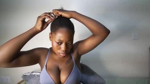 bigassmello_ online show from April 8, 10:02 pm