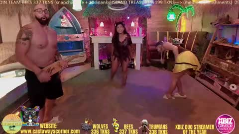 Snapshot of bigbananamilfshake chatting on September 23, 5:01 am Mya and Angelo online show from September 23, 5:01 am