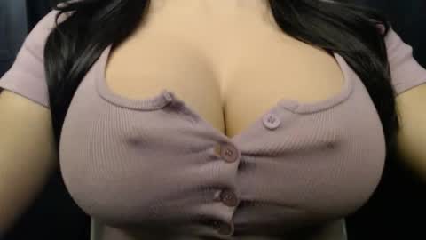 Snapshot of bigboobs_ivy chatting on October 11, 7:39 pm Ivy online show from October 11, 7:39 pm