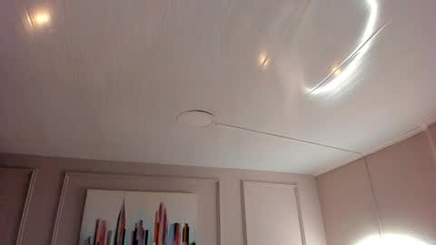   online show from April 16, 10:04 am