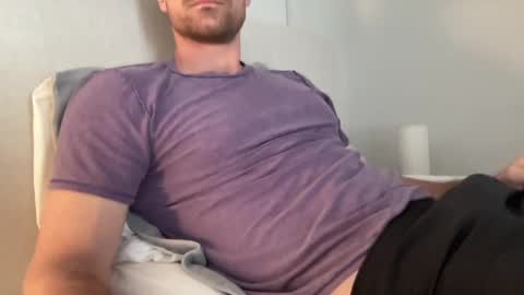 Snapshot of bigcollegecock69690 chatting on February 18, 4:47 pm bigcollegecock69690 online show from February 18, 4:47 pm