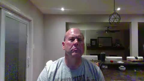 Snapshot of bigdave10005 chatting on October 4, 3:37 am bigdave10005 online show from October 4, 3:37 am
