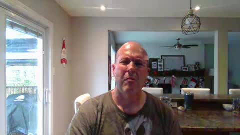 Snapshot of bigdave10005 chatting on December 9, 4:15 pm bigdave10005 online show from December 9, 4:15 pm