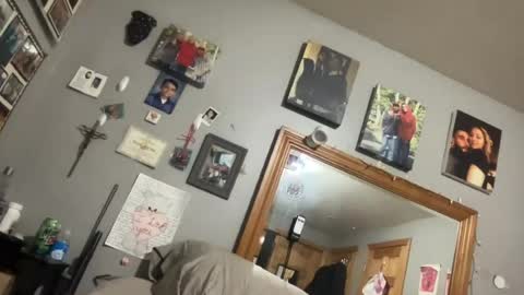 bigdicknicetits8800 online show from April 21, 11:56 pm