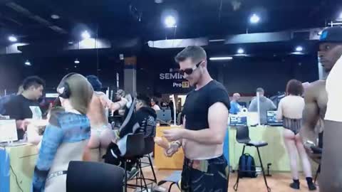 Johnny D Good online show from April 12, 12:47 am