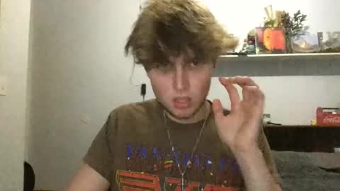 Snapshot of bigskinnyboyshh chatting on October 21, 10:02 pm bigskinnyboyshh online show from October 21, 10:02 pm