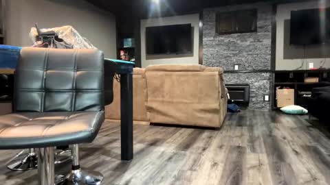 Snapshot of bigskinnyboyshh chatting on February 3, 10:00 pm bigskinnyboyshh online show from February 3, 10:00 pm