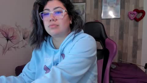 Snapshot of bigt3ti chatting on October 22, 9:01 am  Nubia  online show from October 22, 9:01 am