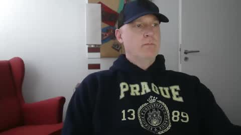 Casey online show from February 8, 3:26 pm