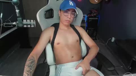 Snapshot of bigxboy96 chatting on February 15, 8:54 pm bigxboy96 online show from February 15, 8:54 pm