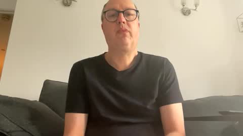 Just call me master online show from April 15, 12:30 pm