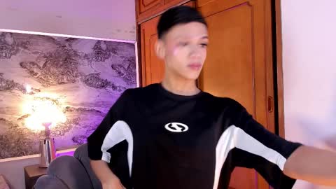 Sam online show from March 10, 2:21 pm