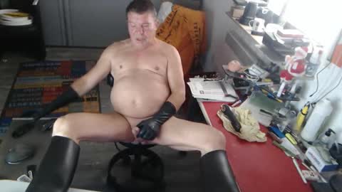 bilutz777 online show from April 19, 8:59 am