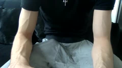 bimusician77 online show from December 12, 5:04 pm