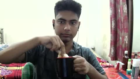 birbikrom104 online show from May 20, 5:37 am