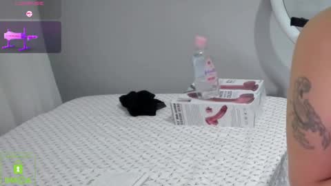 bisex woman online show from January 26, 8:45 pm