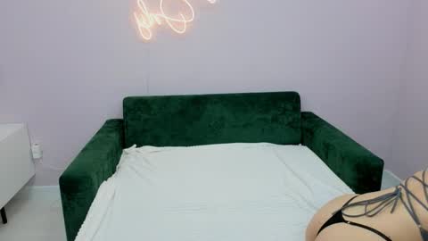 Julia online show from February 22, 8:33 pm