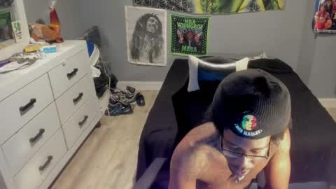 Plant Base Streamers From Pennsylvania online show from December 2, 12:31 am