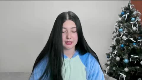 Snapshot of black_berry_bla_ck chatting on December 13, 1:33 pm black_berry_bla_ck online show from December 13, 1:33 pm