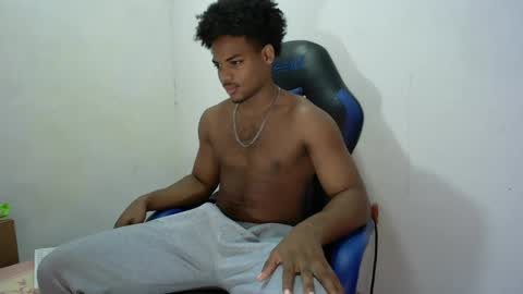 Snapshot of black_dicck chatting on September 27, 2:37 pm tu morenito online show from September 27, 2:37 pm