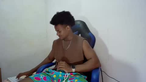 Snapshot of black_dicck chatting on September 21, 5:39 pm tu morenito online show from September 21, 5:39 pm