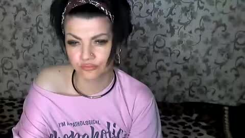 Snapshot of black_hot_01 chatting on September 27, 10:51 pm black_hot_01 online show from September 27, 10:51 pm
