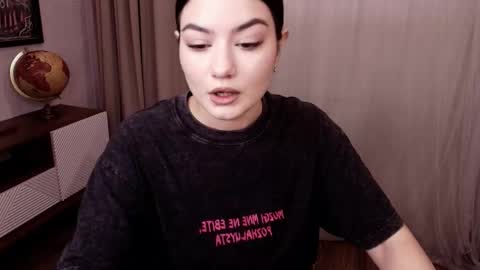 Snapshot of black_pant3r chatting on October 19, 3:00 am Mon Mon online show from October 19, 3:00 am
