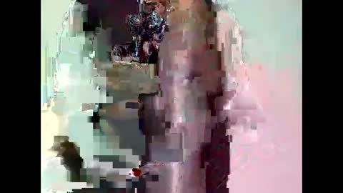 noel online show from May 18, 6:08 am