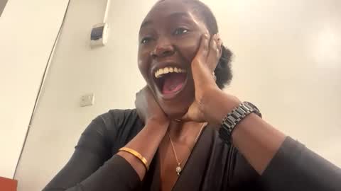 blackfairy01 online show from December 18, 10:10 am