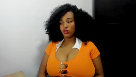 Shophie White online show from November 12, 8:55 pm