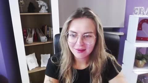 Snapshot of blackrosezoey chatting on September 30, 4:34 am Z O E Y online show from September 30, 4:34 am