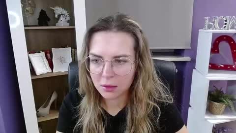 Snapshot of blackrosezoey chatting on October 15, 4:38 am Z O E Y online show from October 15, 4:38 am
