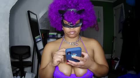 Snapshot of blacksirenqueen chatting on December 6, 4:19 am Queen Siren online show from December 6, 4:19 am