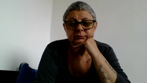 Black Widow online show from May 2, 12:22 pm