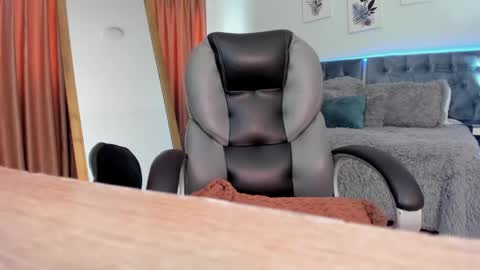 blair_red_ online show from May 10, 12:22 pm