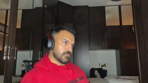 Leo online show from November 30, 1:12 am