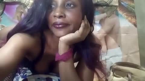 Snapshot of blktulipsxx chatting on October 20, 2:27 am Lola online show from October 20, 2:27 am