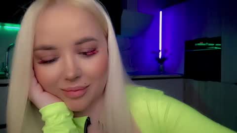 Lana online show from March 6, 9:14 am