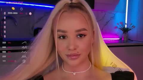 Lana online show from October 26, 8:15 am