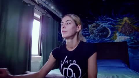 blonde4pasion online show from September 12, 5:31 am