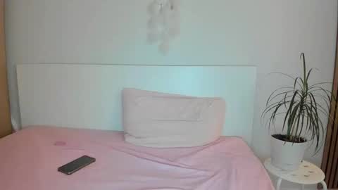 Nicole online show from October 18, 2:43 pm