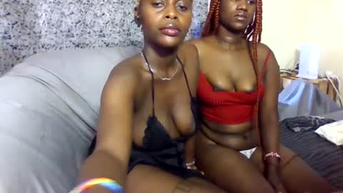 blonde_barby online show from October 29, 5:42 am