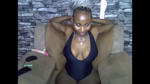 blonde_creamy online show from March 22, 8:29 am
