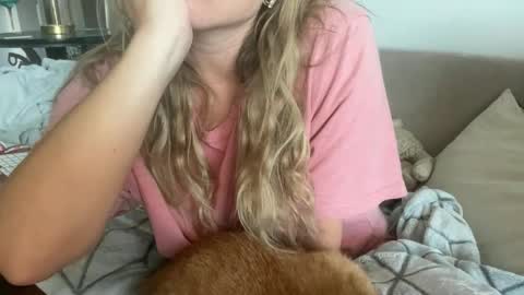 IM TRYNG online show from November 7, 5:15 pm