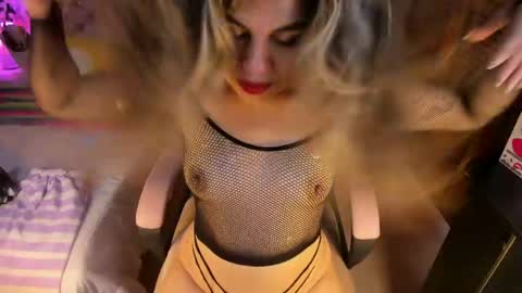 Isis online show from April 5, 10:07 pm