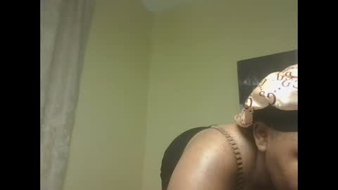 Snapshot of blondykiki chatting on October 25, 6:24 am Blondykiki online show from October 25, 6:24 am