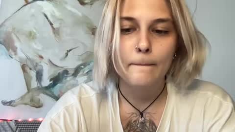 Ella online show from July 4, 1:26 pm