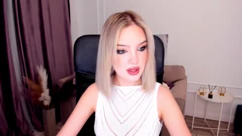 Sophia online show from March 5, 10:54 pm